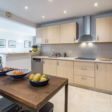 Apartman Ma - Elegant With Sea Views *