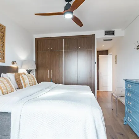 Ma - Elegant With Sea Views Apartman