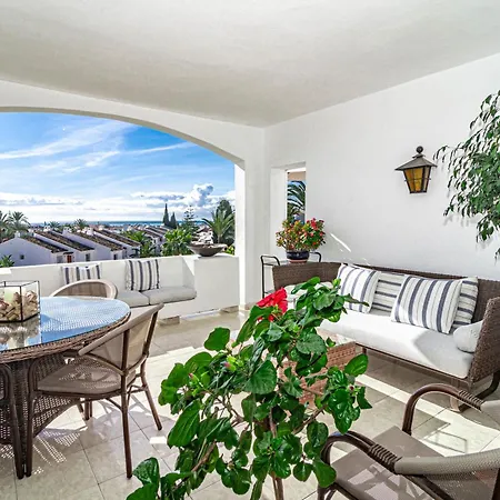 Ma - Elegant With Sea Views